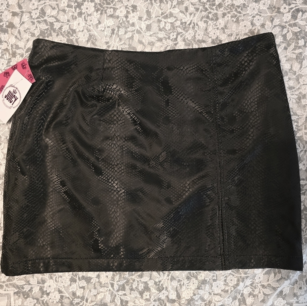 Juicy Couture Black Faux Snakeskin Mini Skirt XL NWT - Picture 2 of 6